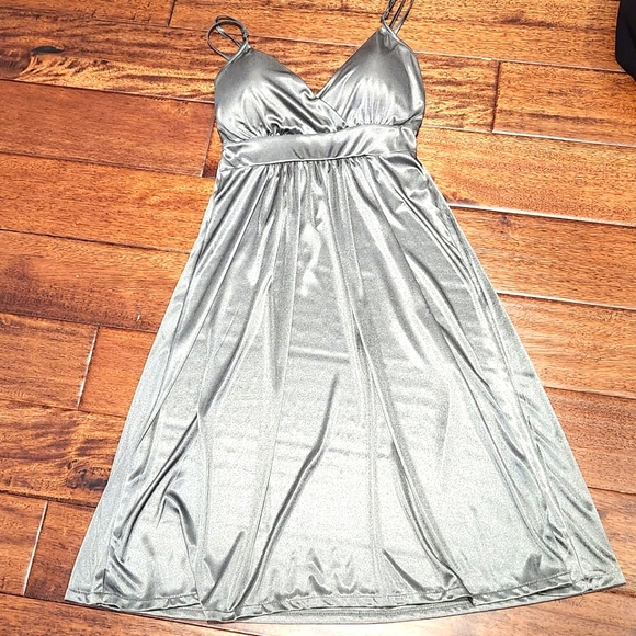 Vero Moda silver dress - Picture 2 of 5